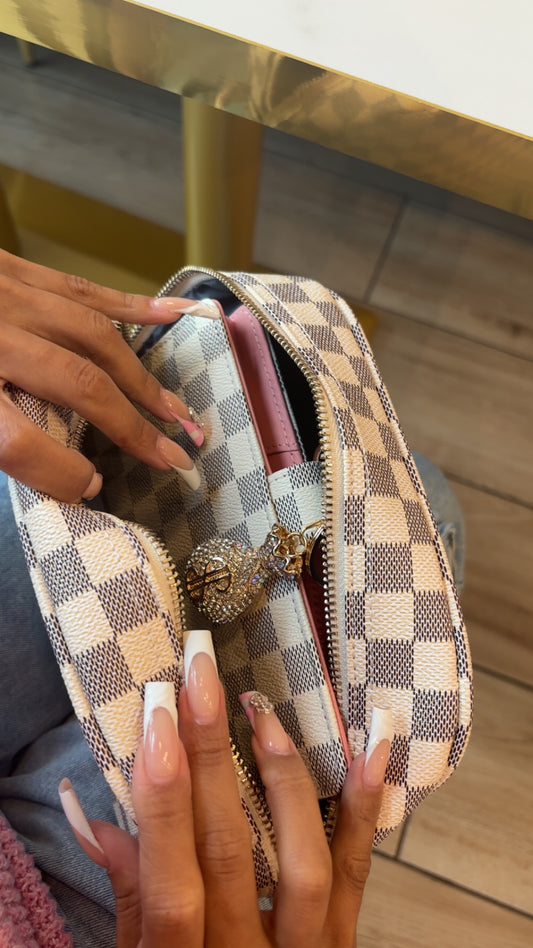 White Checker Print Binder + Money Bag Bundle – Free shipping