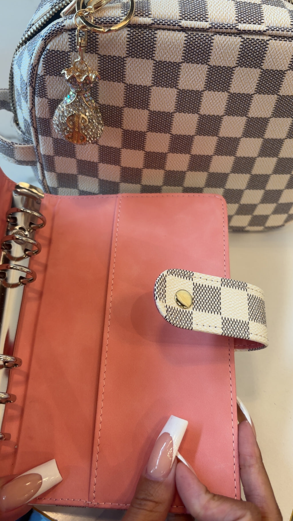 White Checker Print Binder + Money Bag Bundle – Free shipping