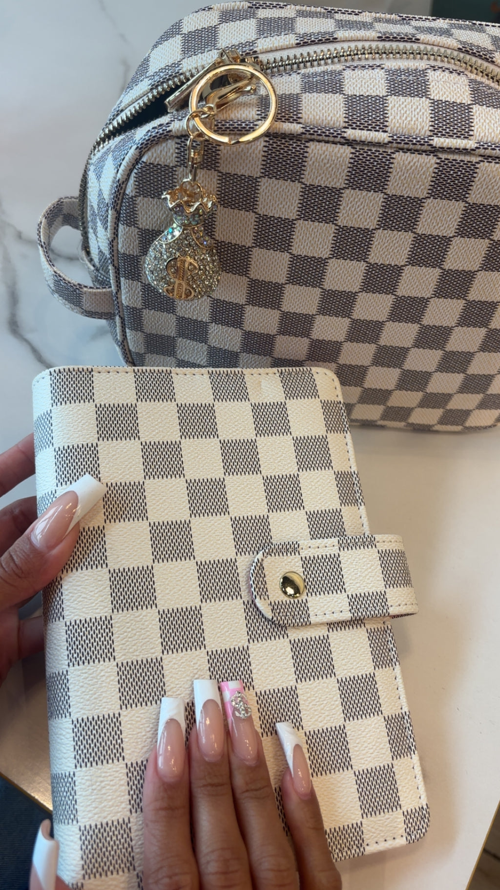 White Checker Print Binder + Money Bag Bundle – Free shipping